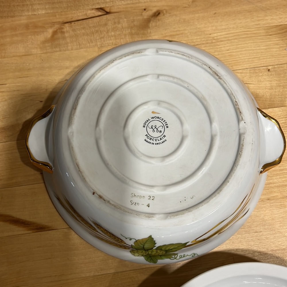 ROYAL WORCESTER Evesham Gold Trim round Casserole - Picture 9 of 13